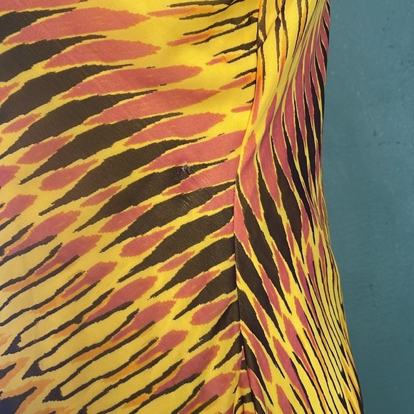 Yellow and chiffon sun Dress with round tassel detail, good dress for curves - Picture 5 of 8